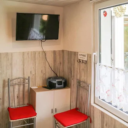 Stunning In Bandow With Wifi *