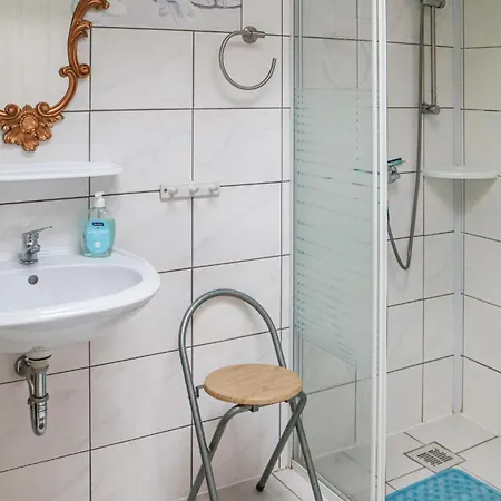 Stunning In Bandow With Wifi *